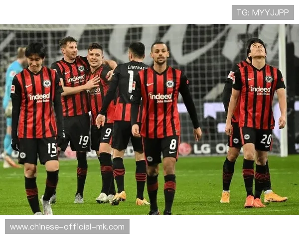 弗赖堡vs勒沃库森:定位球攻防对决成欧战资格关键 弗赖堡vs勒沃库森:定位球攻防对决成欧战资格关键