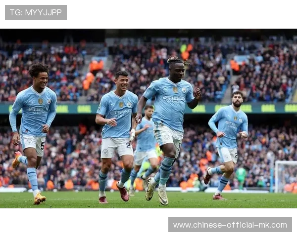 争议瞬间:索兰克扳平球VAR判定引曼城教练组抗议 争议瞬间:索兰克扳平球VAR判定引曼城教练组抗议